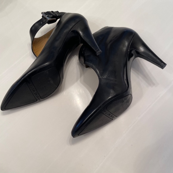 Nine West Black leather shoes.  Size 9 - Picture 4 of 5